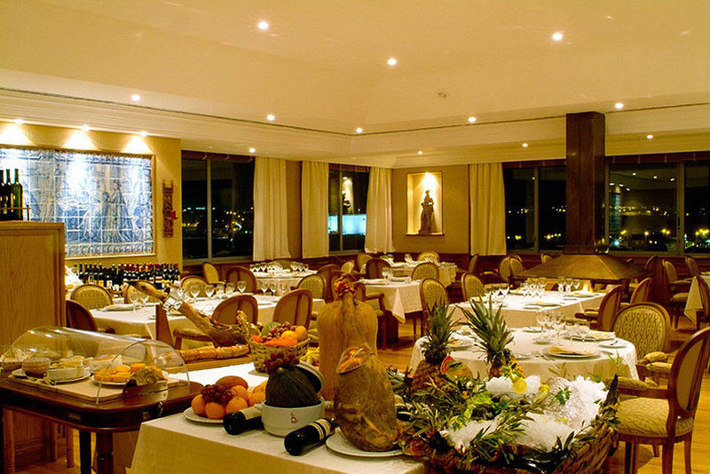 Hotel Real Oeiras Paço de Arcos Ресторант снимка